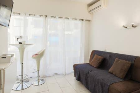 Aparthotel Studio carré d'or situé à 50 m de la plage à Nice Extérieur photo